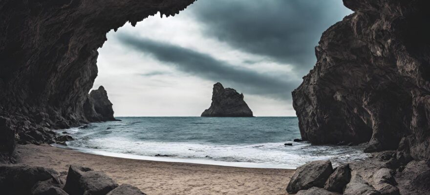 Cueva en la playa
